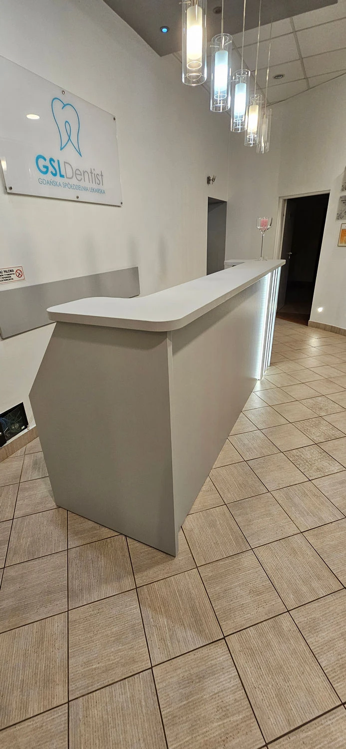 Lada recepcyjna na wymiar dla gabinetu stomatologicznego, Meble Mibu Gdańsk